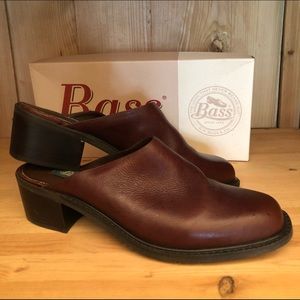 Bass ~ Brown leather ~ Women’s size 9.5